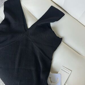 NWT Commense Black Fitted Light Knit Cross Cut Tank in Size L